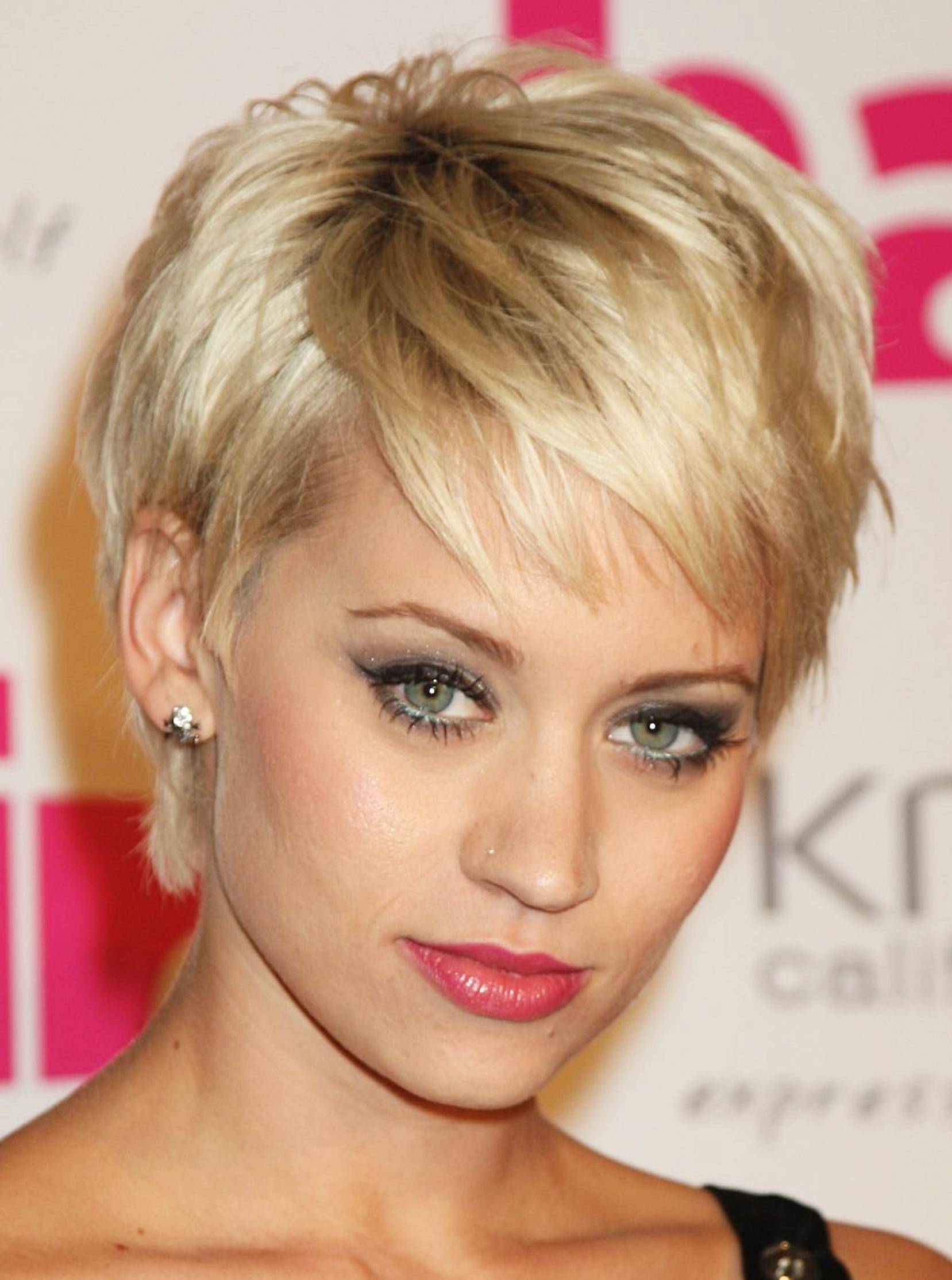 Hairstyles For Women With Long Hair And Bangs pixie-love.